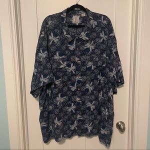 Roundtree and yorke size 5X navy blue and white Hawaiian print style shirt!